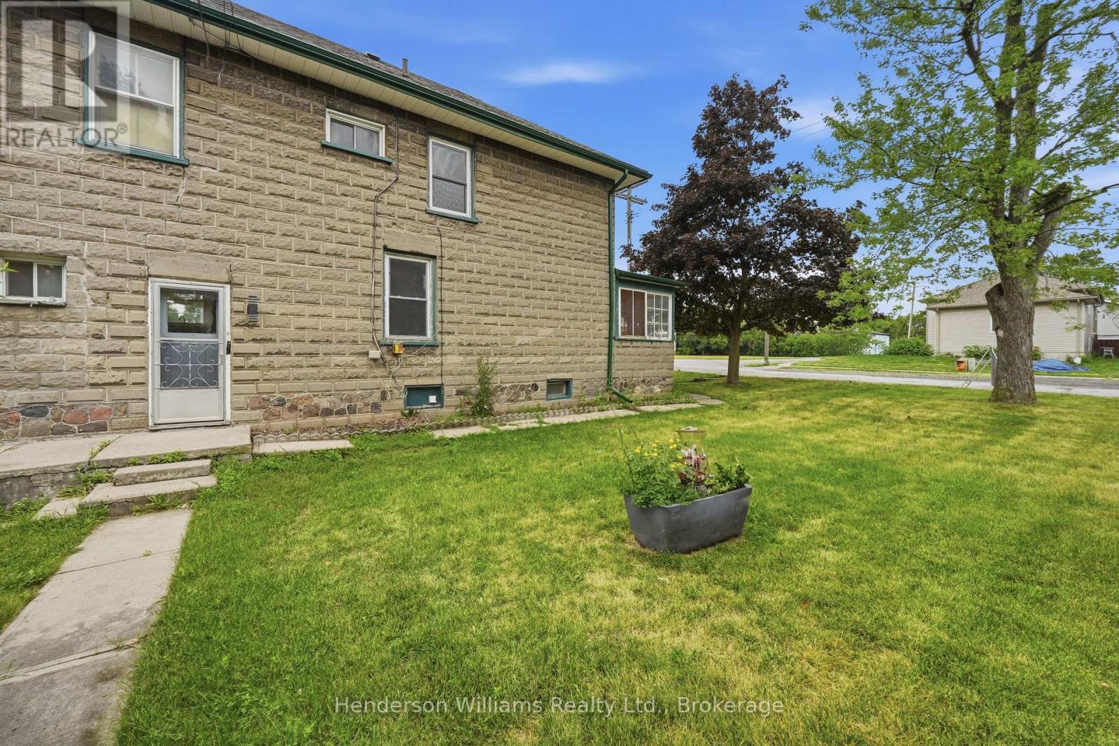 105 PINE STREET - Image 25