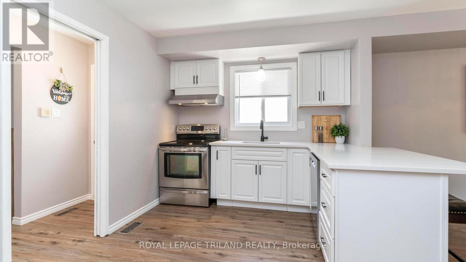 27 PATIENCE CRESCENT - 13