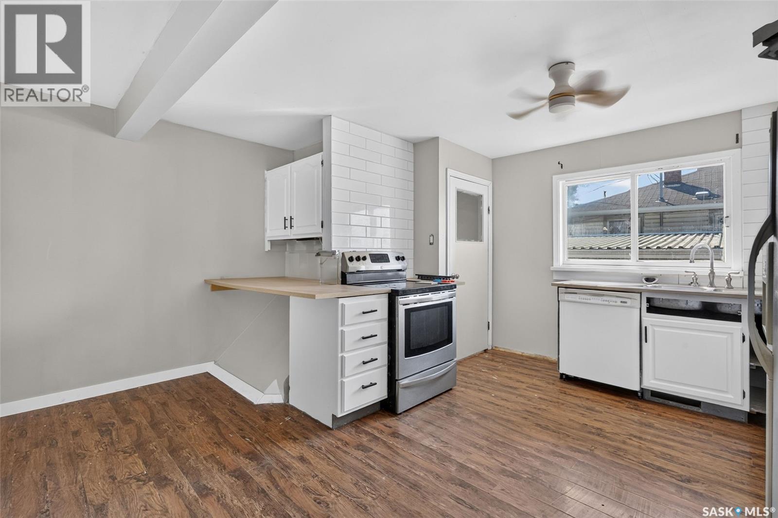 453 21st STREET E - 7