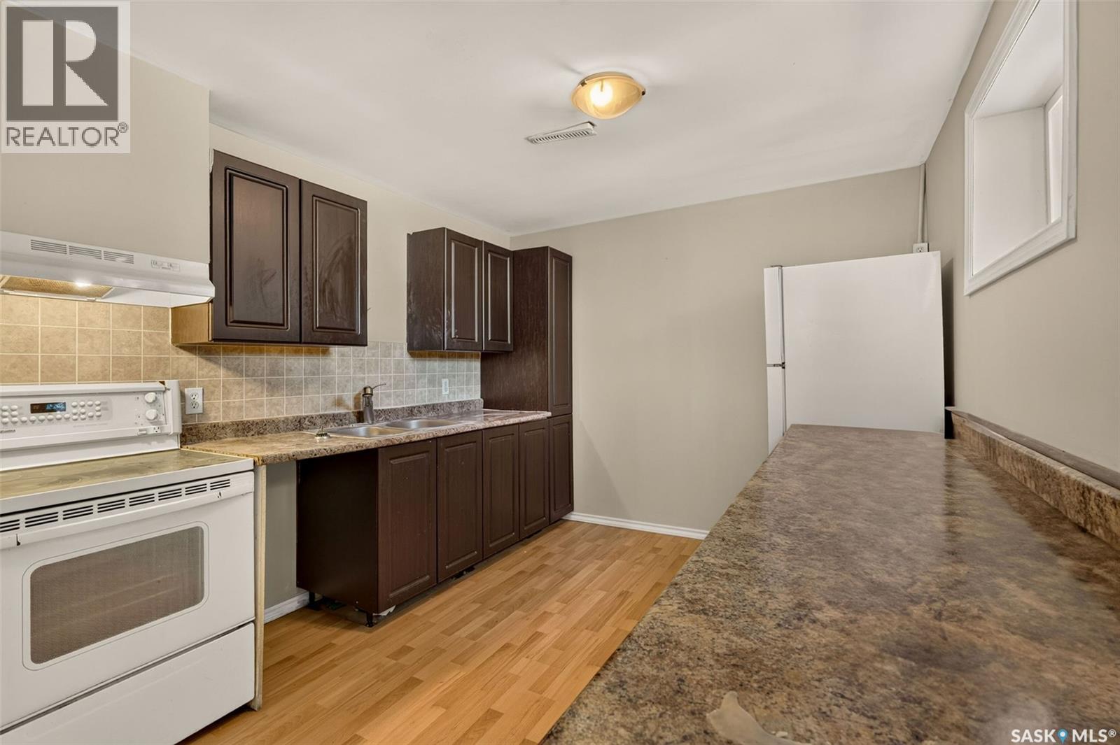 453 21st STREET E - 23