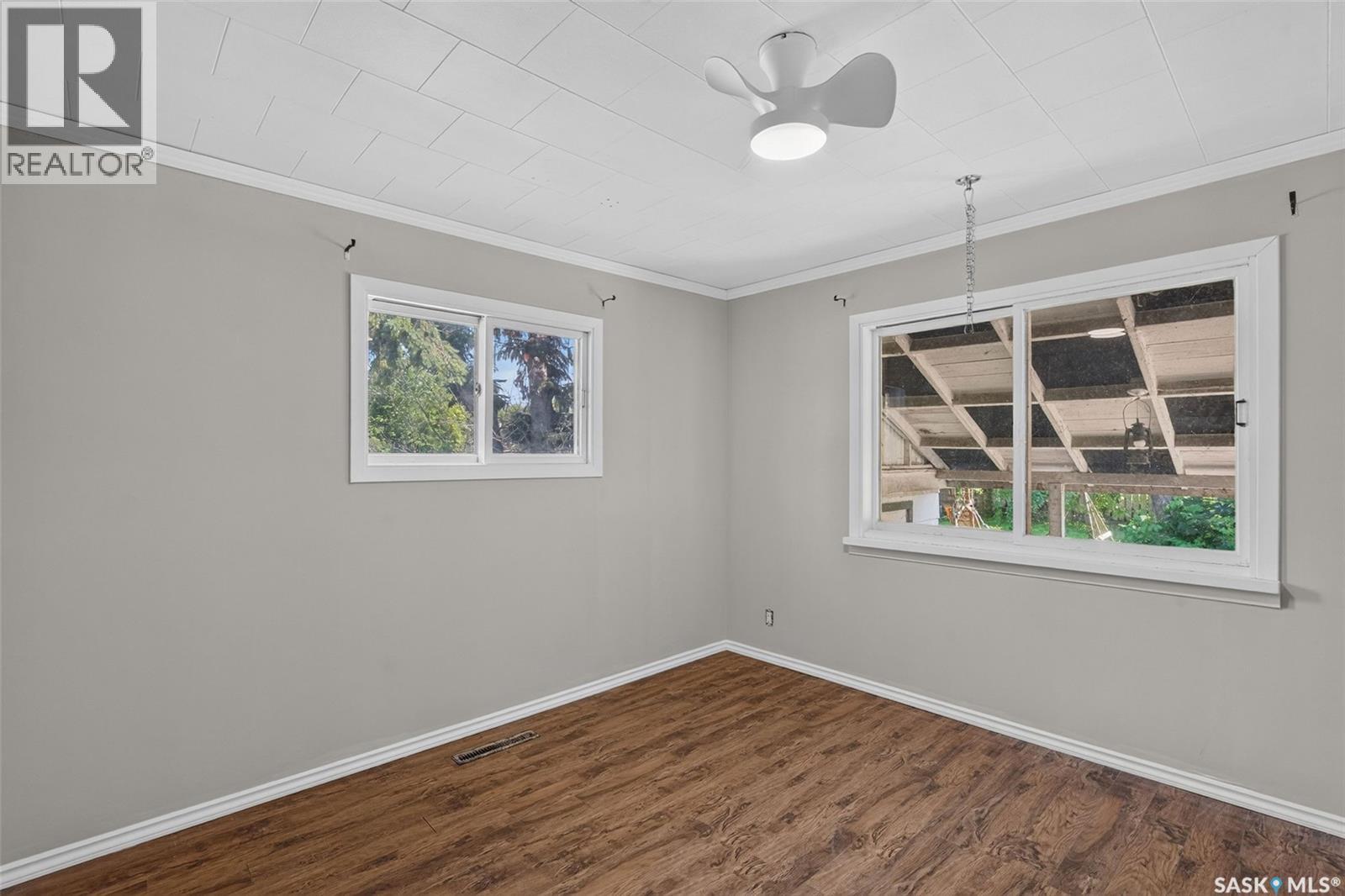 453 21st STREET E - 11