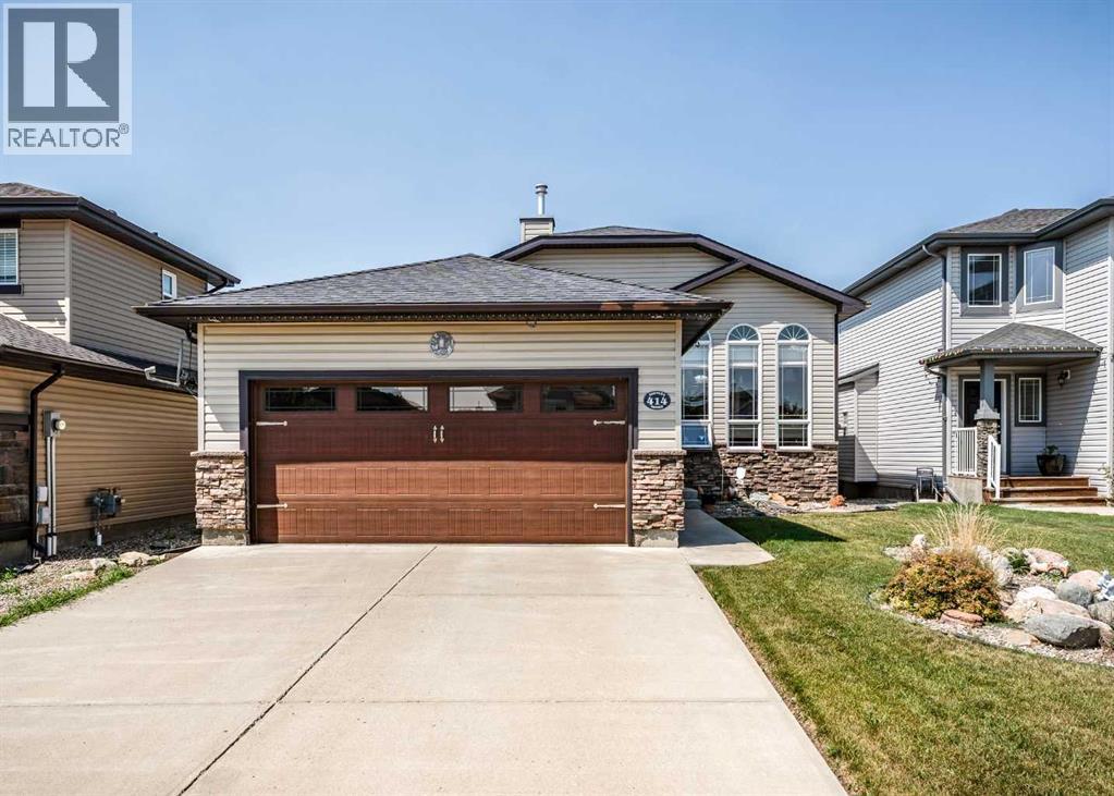 414 Gateway Crescent S - 1