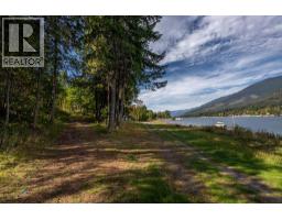 8275 East Procter Road, Procter, BC V0G1C0 Photo 8