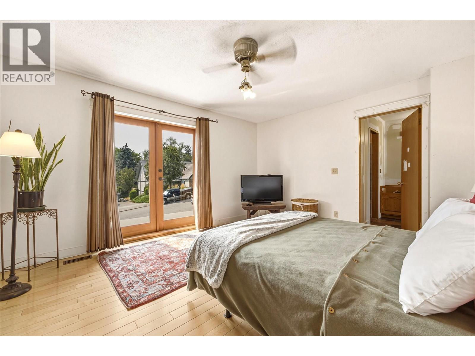 8905 Russet Drive - 18