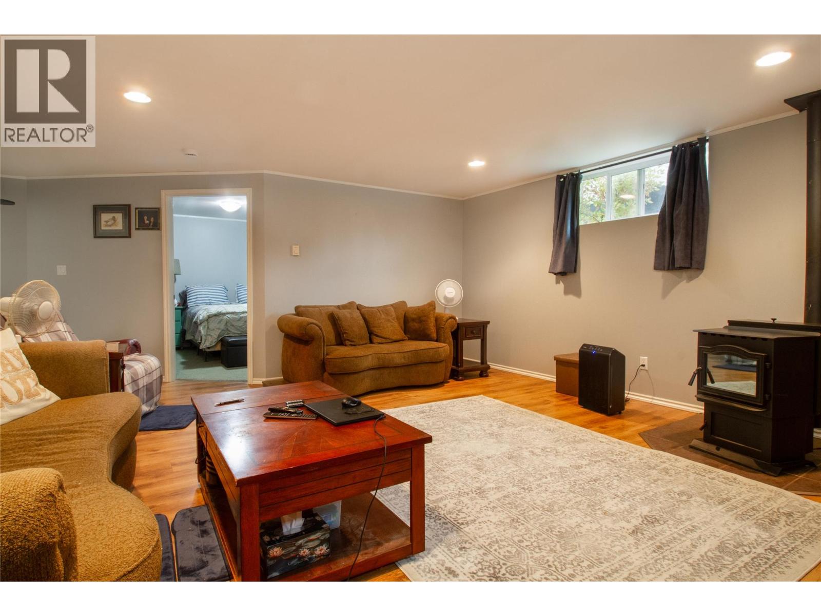 2032 Laforme Boulevard - Image 29