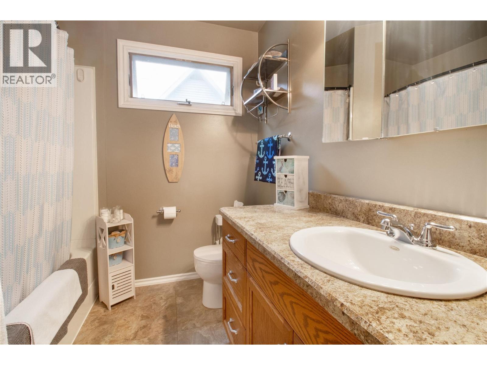 2032 Laforme Boulevard - Image 22