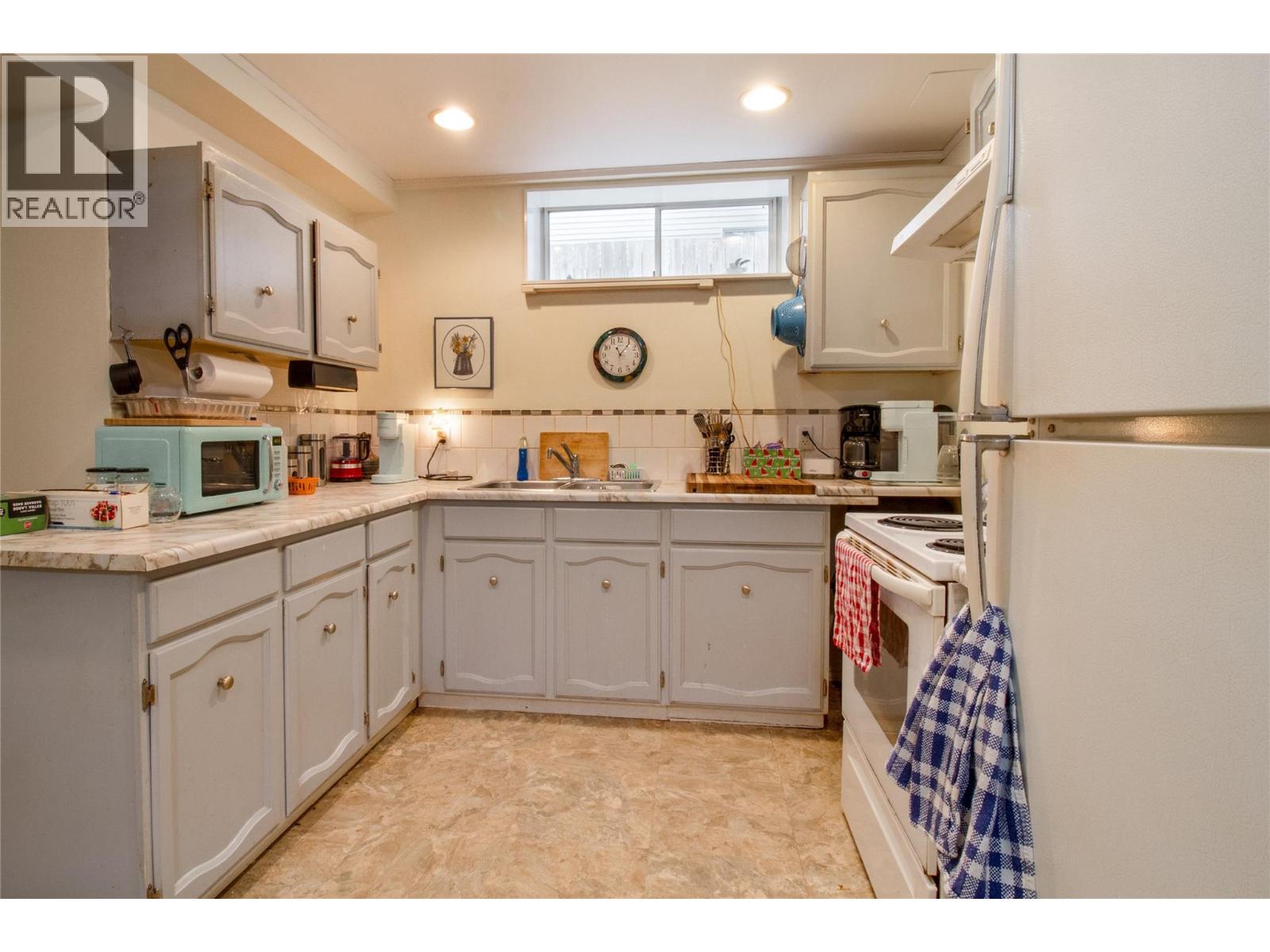 2032 Laforme Boulevard - Image 25