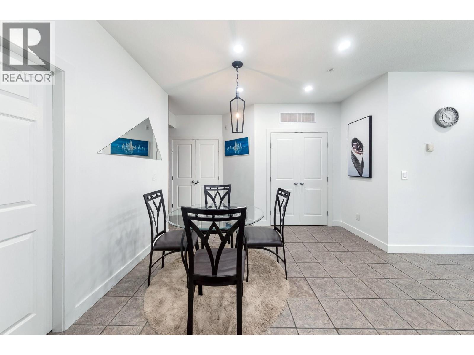 352 1088 Sunset Drive, Kelowna