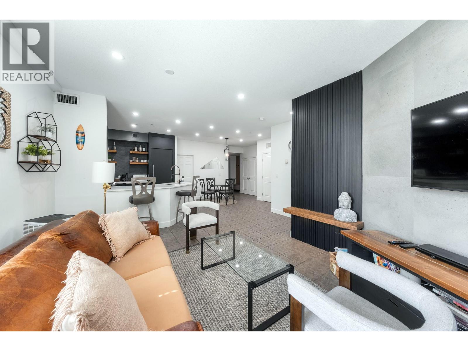 352 1088 Sunset Drive, Kelowna