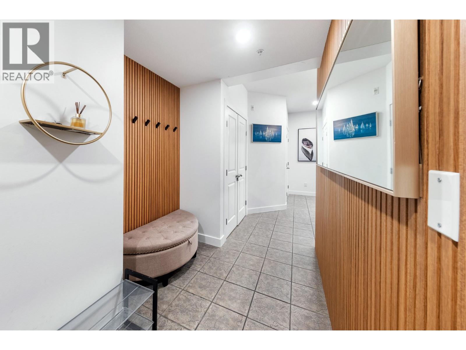 352 1088 Sunset Drive, Kelowna