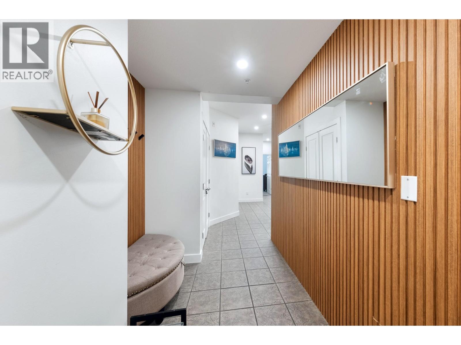 352 1088 Sunset Drive, Kelowna