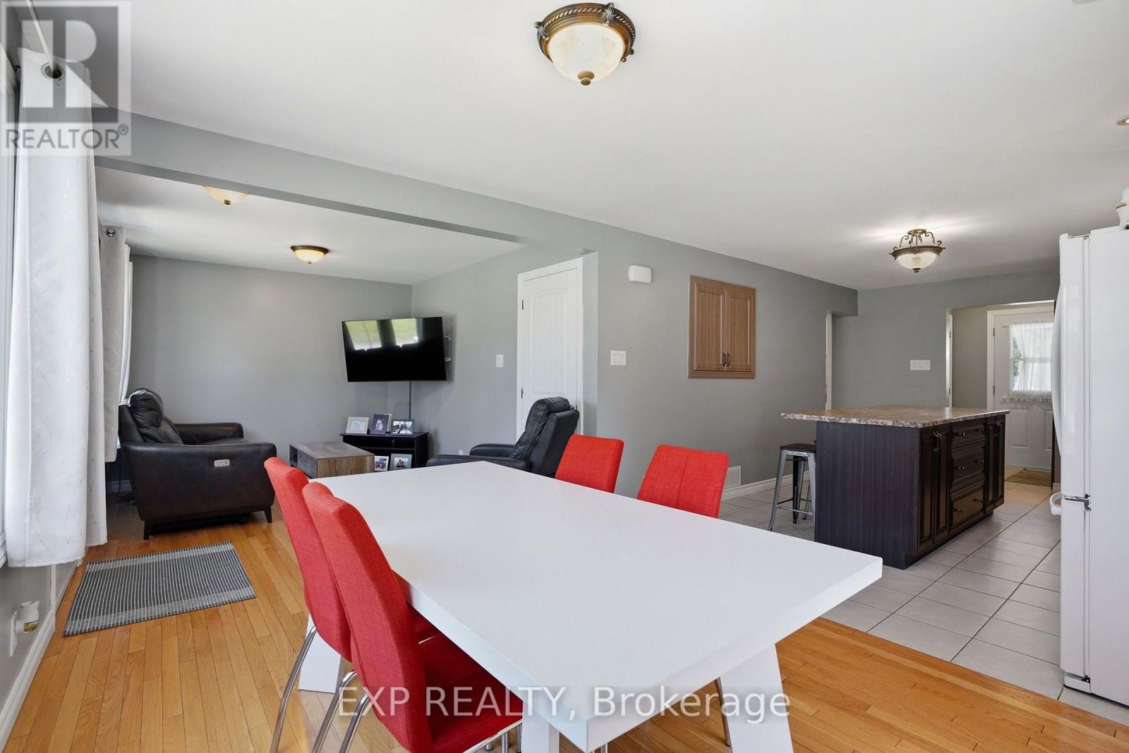599 VICTOR STREET - Image 8