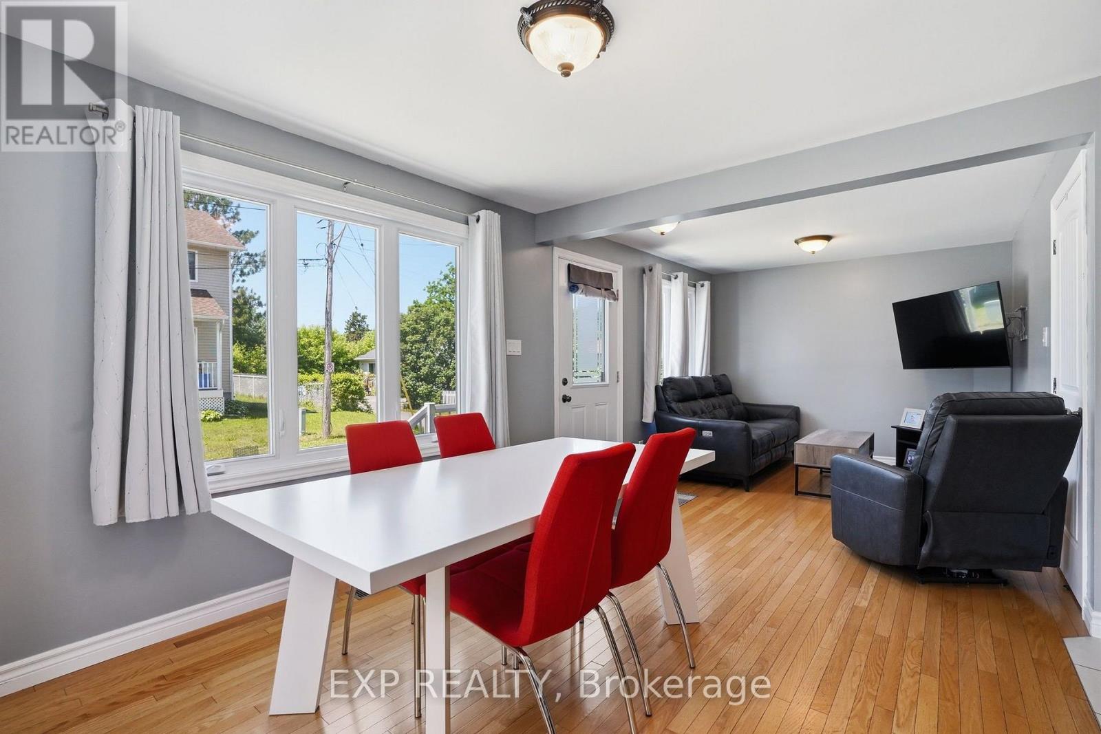 599 VICTOR STREET - Image 9