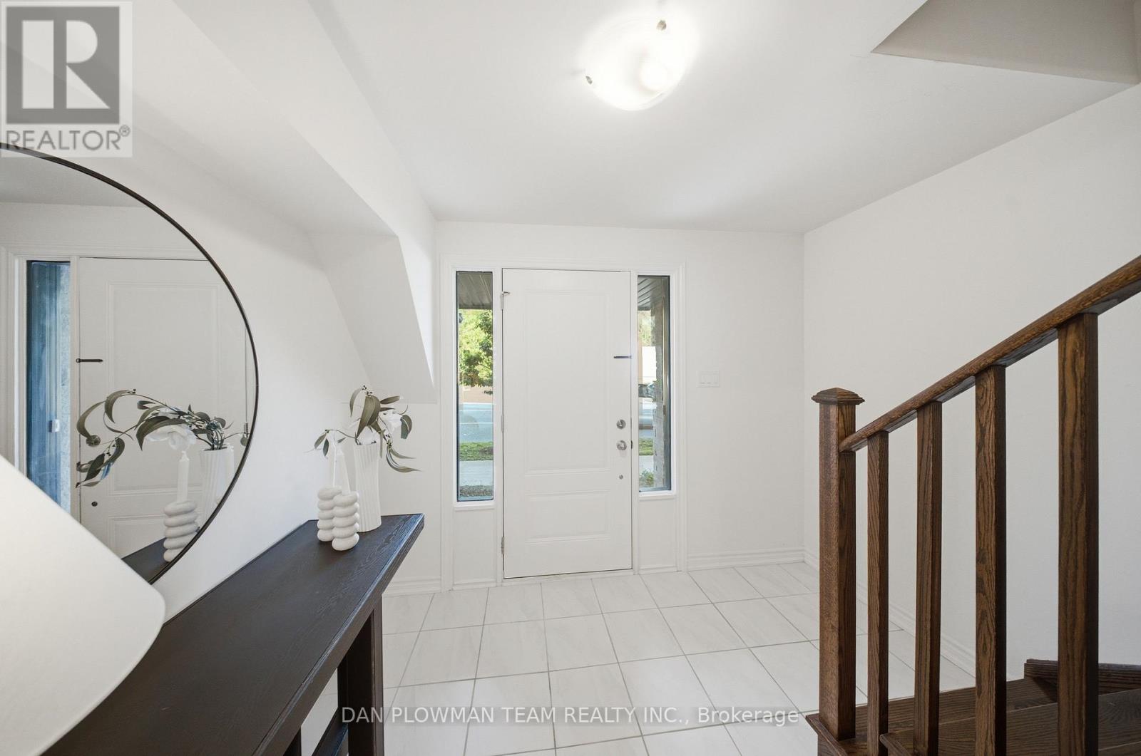 484 SALEM ROAD S, Ajax (Central) — photo 2