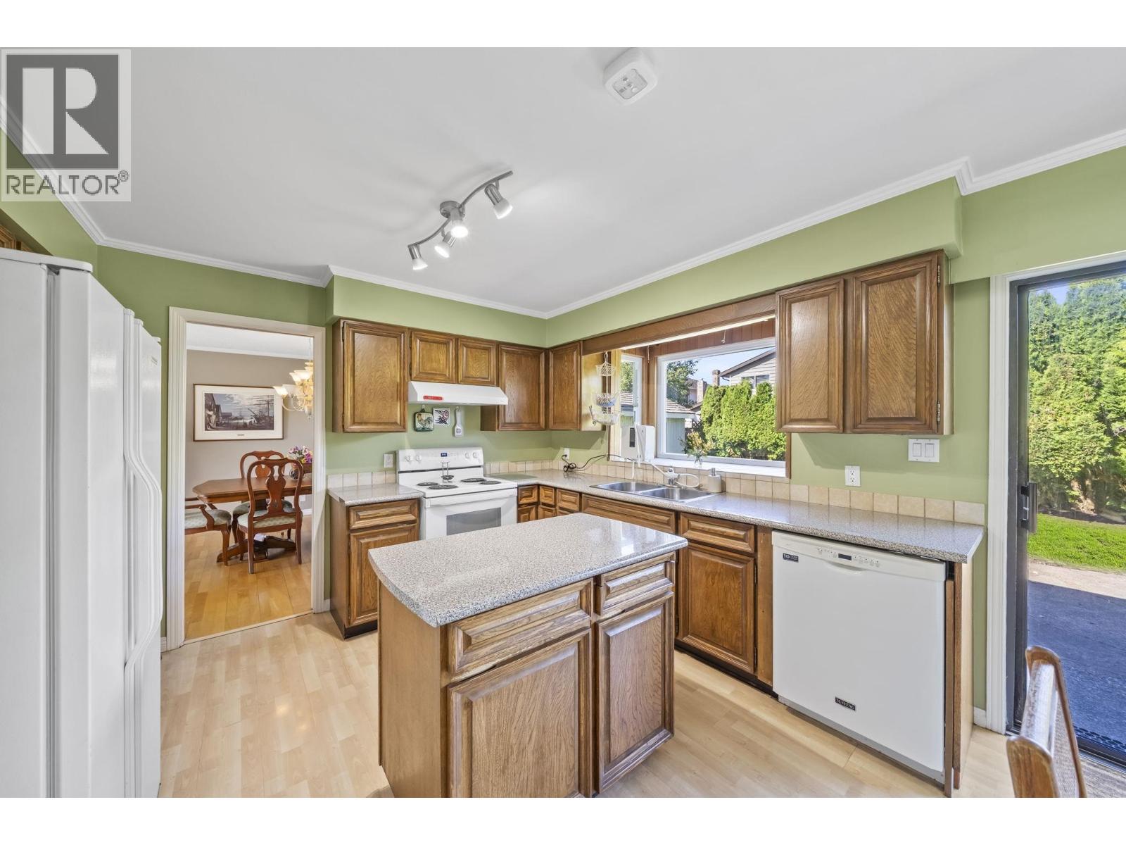 3 Bed, 3 Bath House for Sale in Richmond – 10631 TREPASSEY DRIVE, Richmond – MLS# R3152337 - Image 15