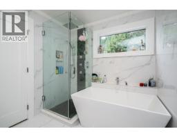 4365 Mountain Highway, North Vancouver, BC V7K2K3 Photo 19