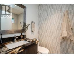 4365 Mountain Highway, North Vancouver, BC V7K2K3 Photo 24