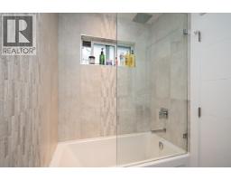 4365 Mountain Highway, North Vancouver, BC V7K2K3 Photo 25