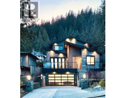 4365 Mountain Highway, North Vancouver, BC V7K2K3 Photo 35