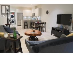 4365 Mountain Highway, North Vancouver, BC V7K2K3 Photo 37