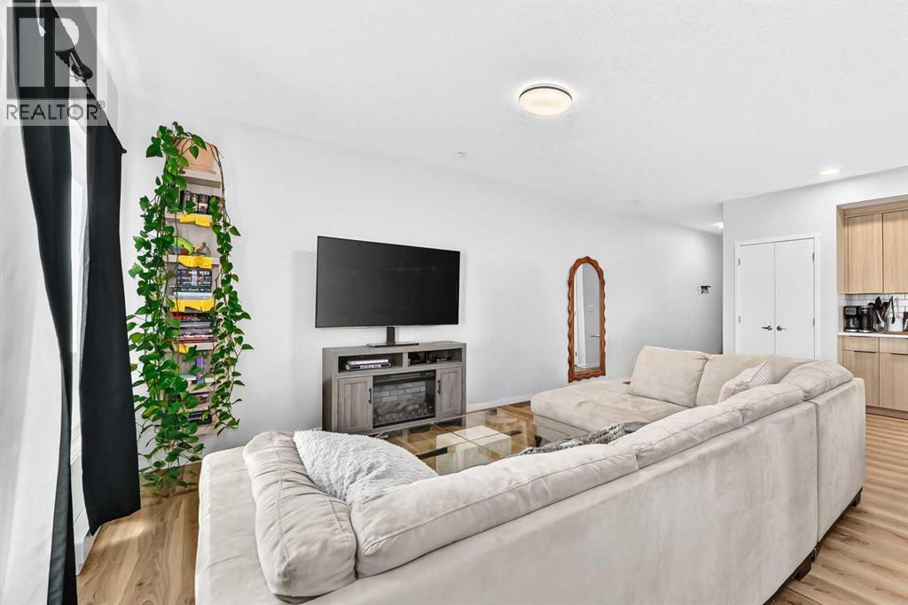 #3208 220 Seton Grove SE - 3