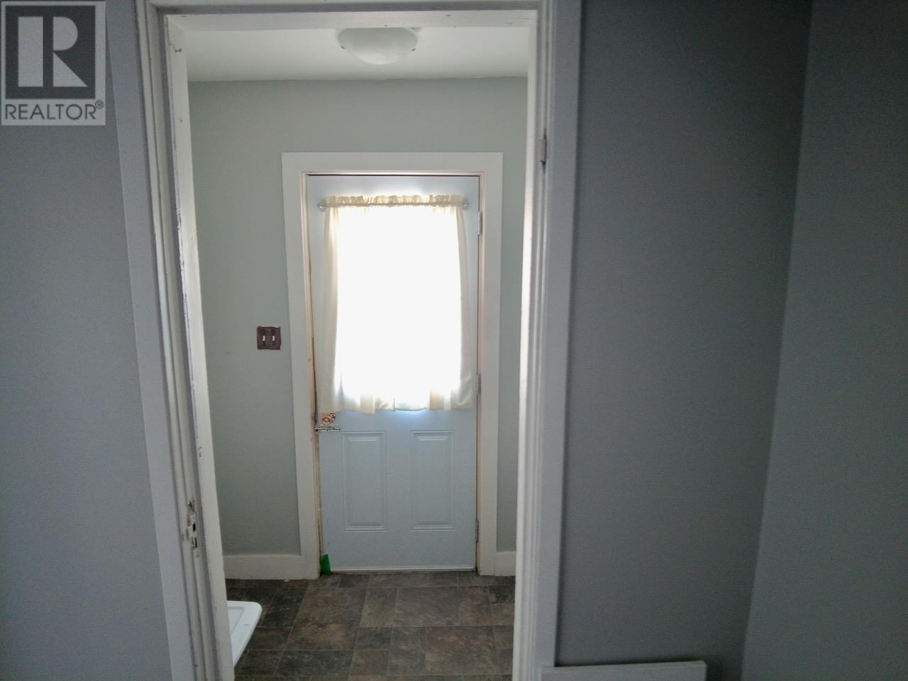 81 Queen Street - 11