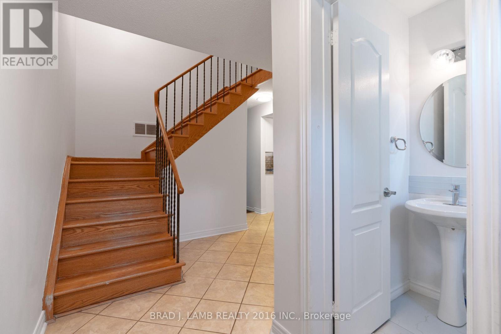 Photo of 405 Hyacinthe Boulevard