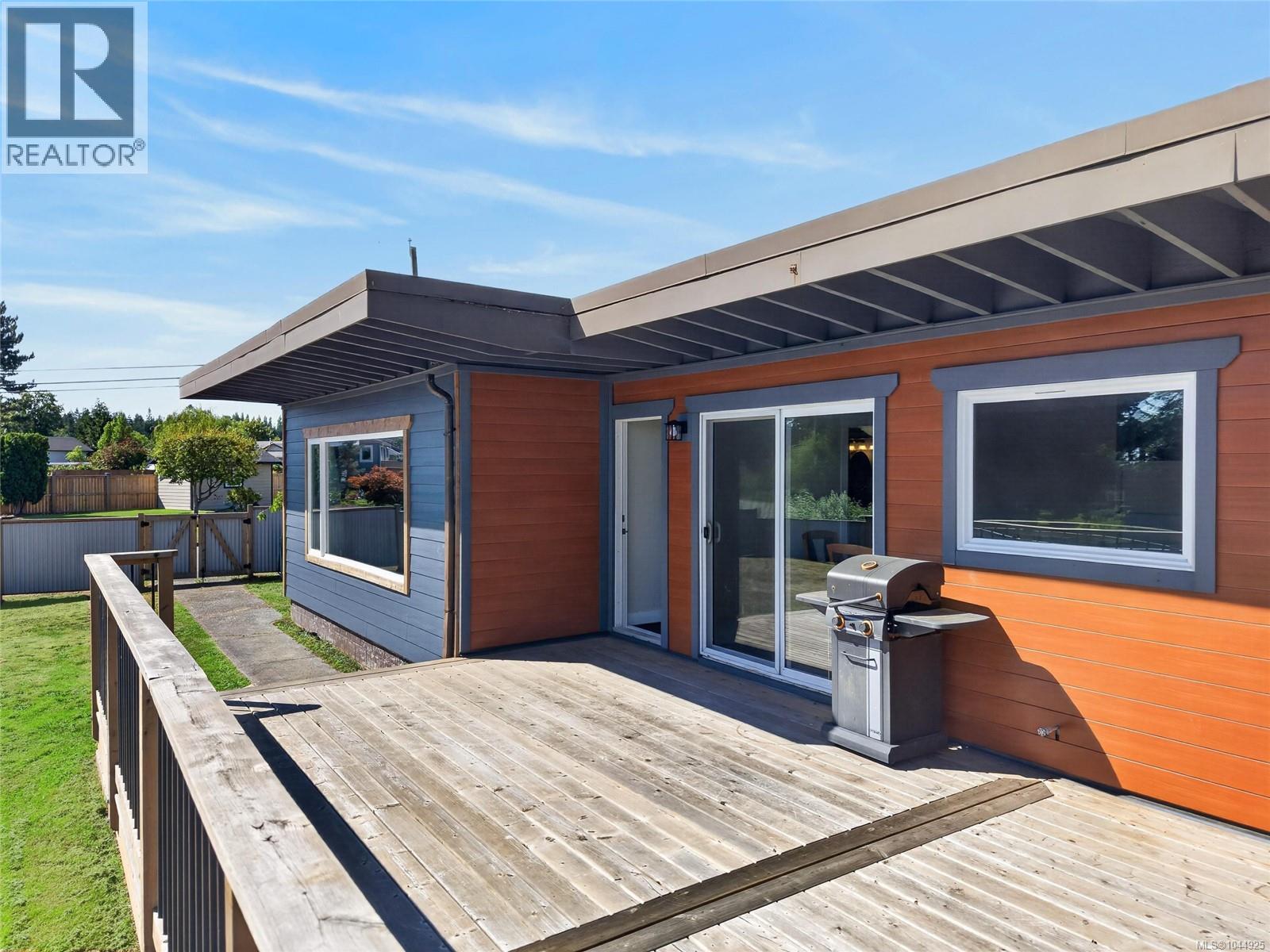 3584 Island Hwy - 11