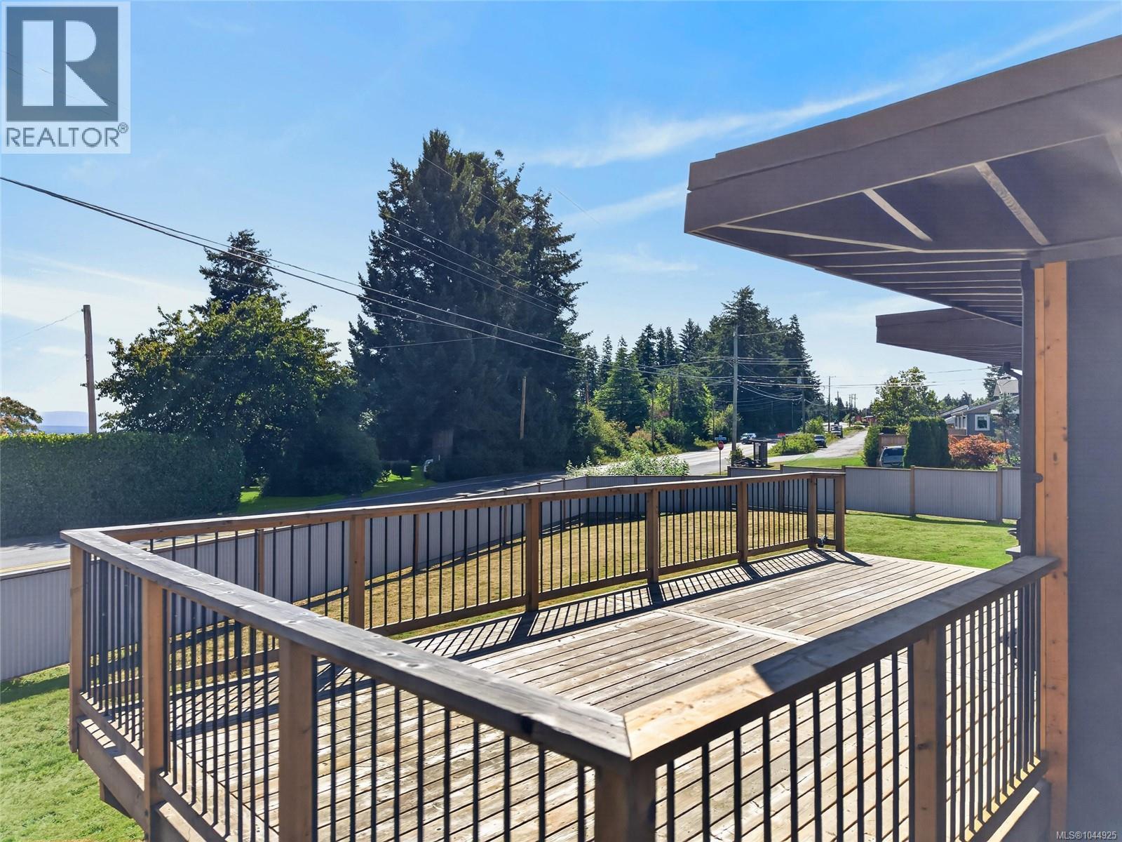 3584 Island Hwy - 13