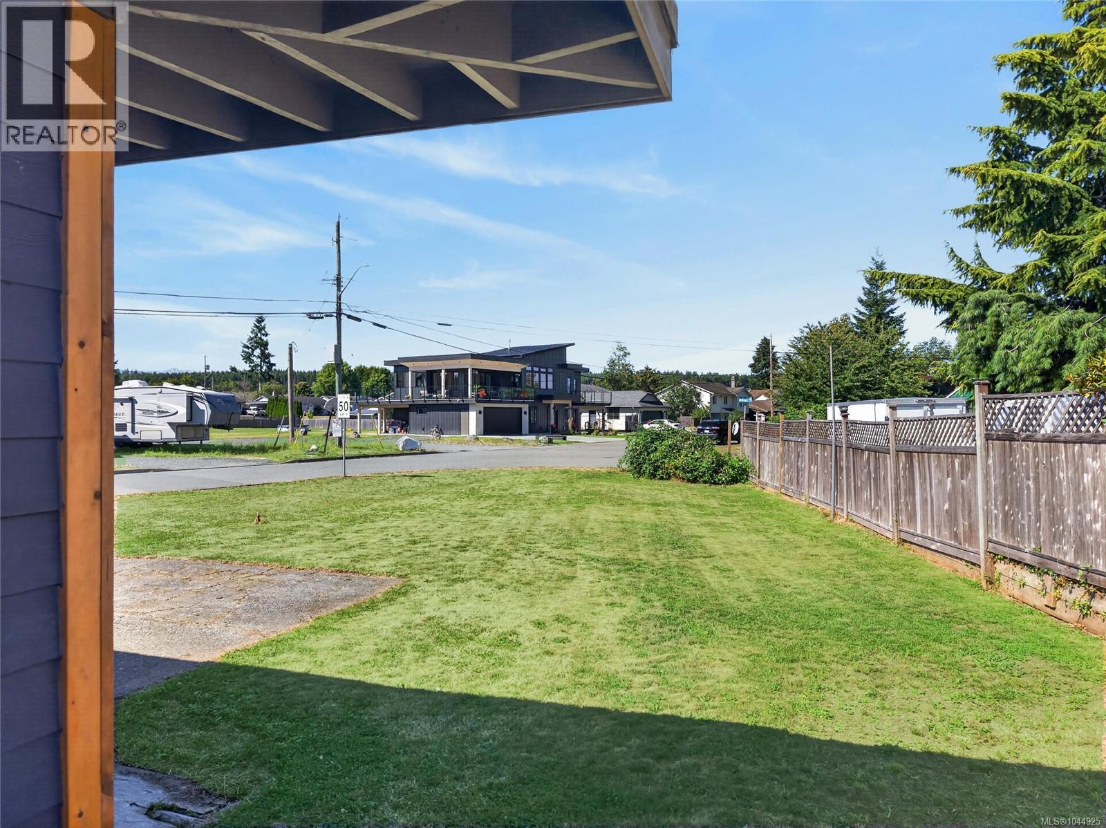 3584 Island Hwy - 27