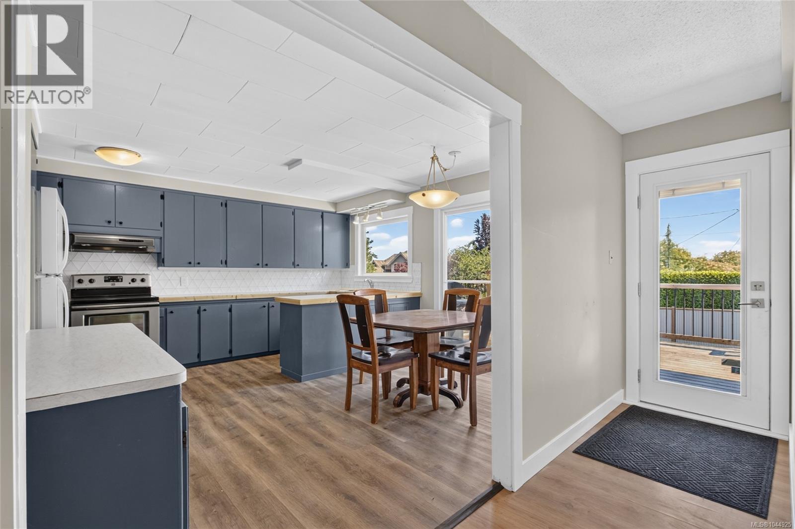 3584 Island Hwy - Image 34