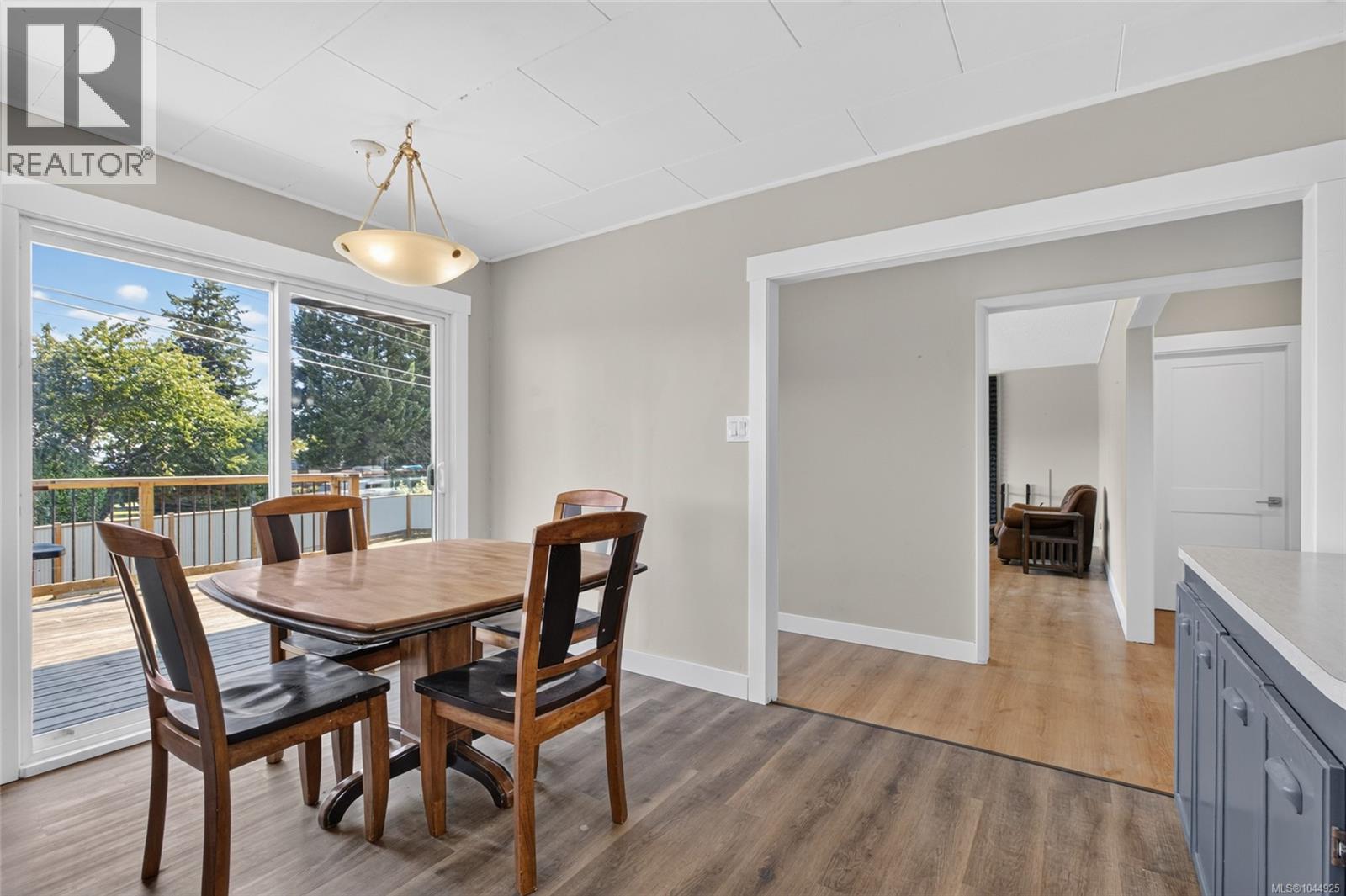 3584 Island Hwy - Image 35