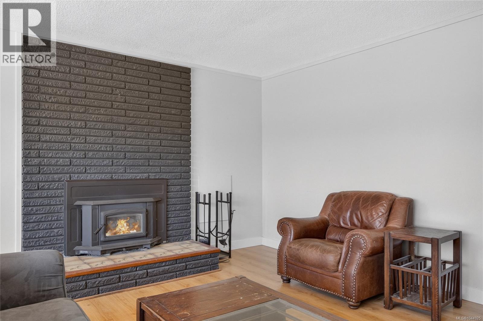 3584 Island Hwy - 38