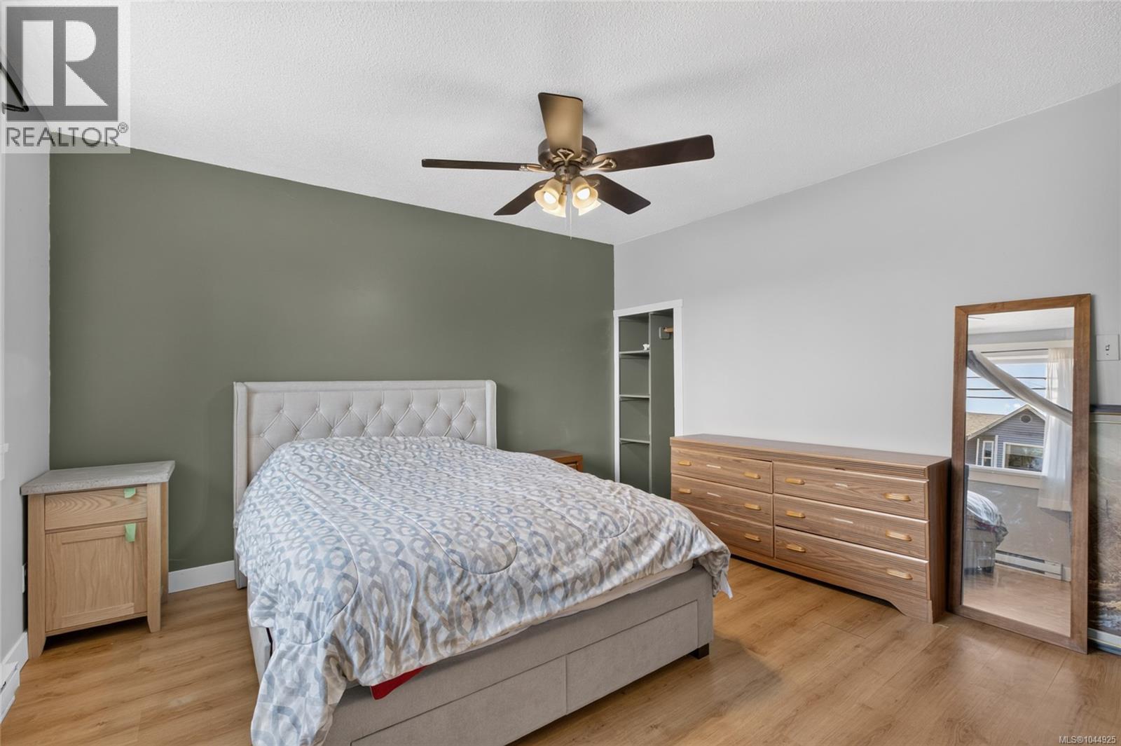 3584 Island Hwy - 45