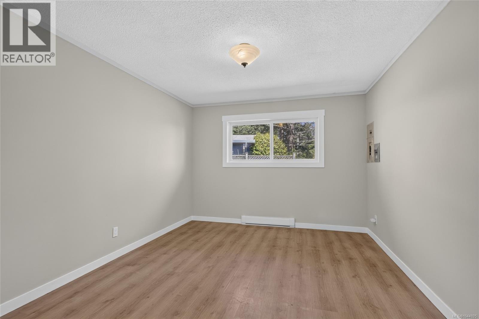 3584 Island Hwy - 47