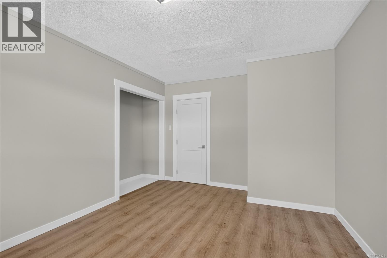 3584 Island Hwy - 48