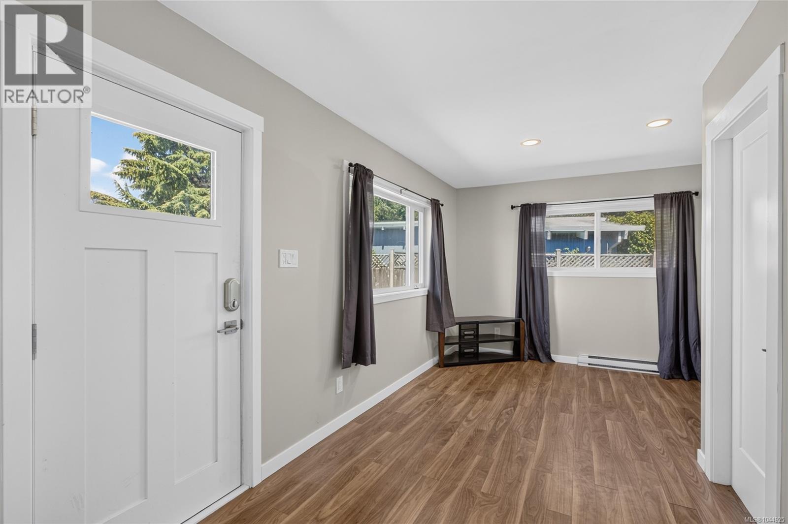 3584 Island Hwy - 54