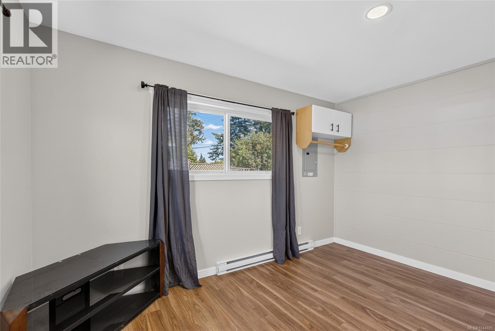 3584 Island Hwy - Image 57