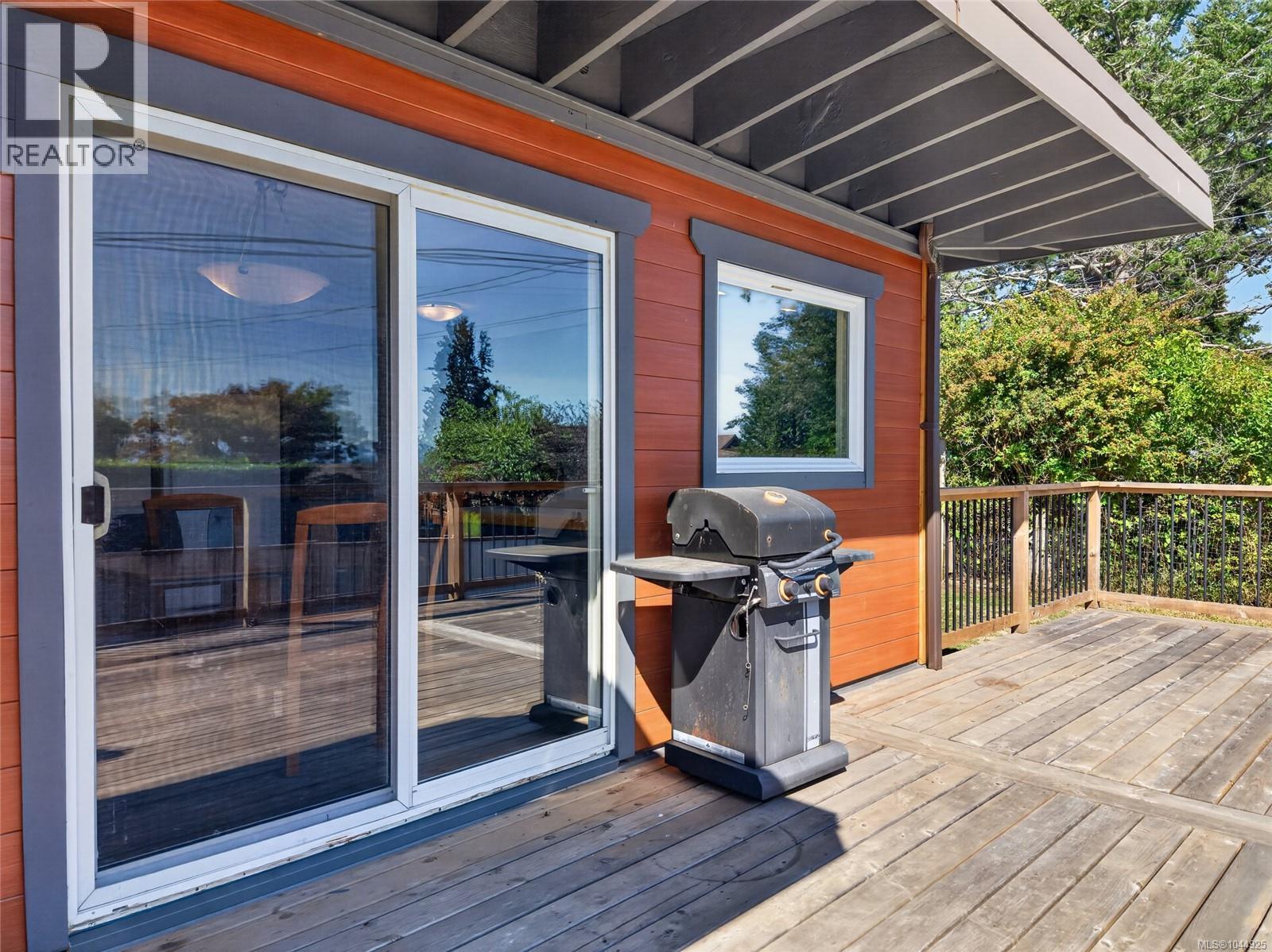 3584 Island Hwy - 7