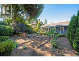 1043 Belvedere Drive, North Vancouver, BC V7R2C6 Photo 6