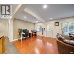 1043 Belvedere Drive, North Vancouver, BC V7R2C6 Photo 19