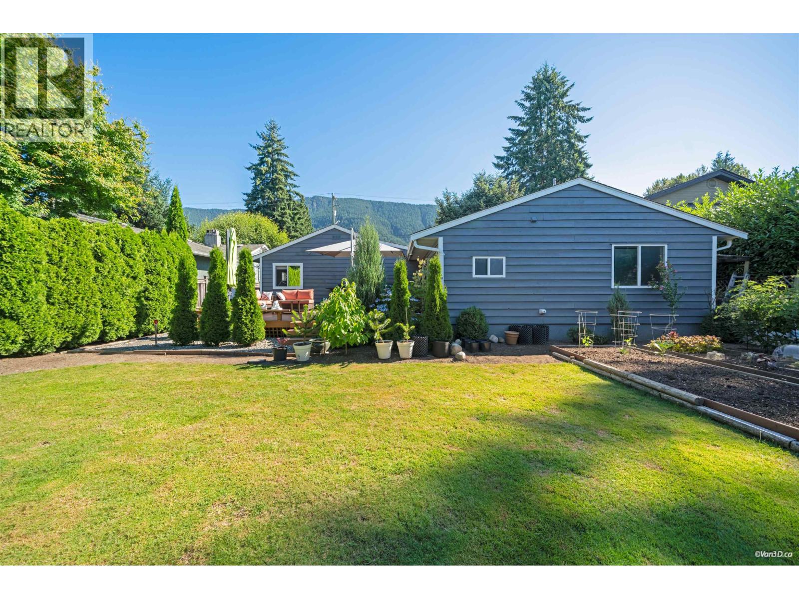 1043 BELVEDERE DRIVE