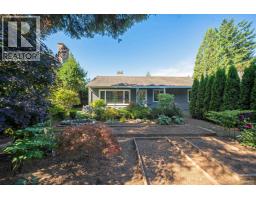 1043 Belvedere Drive, North Vancouver, BC V7R2C6 Photo 7