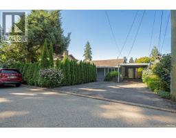 1043 Belvedere Drive, North Vancouver, BC V7R2C6 Photo 10