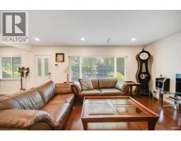 1043 Belvedere Drive, North Vancouver, BC V7R2C6 Photo 15