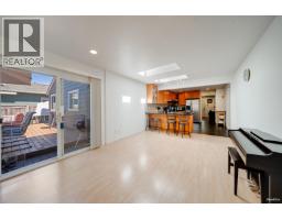 1043 Belvedere Drive, North Vancouver, BC V7R2C6 Photo 36
