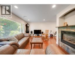 1043 Belvedere Drive, North Vancouver, BC V7R2C6 Photo 17