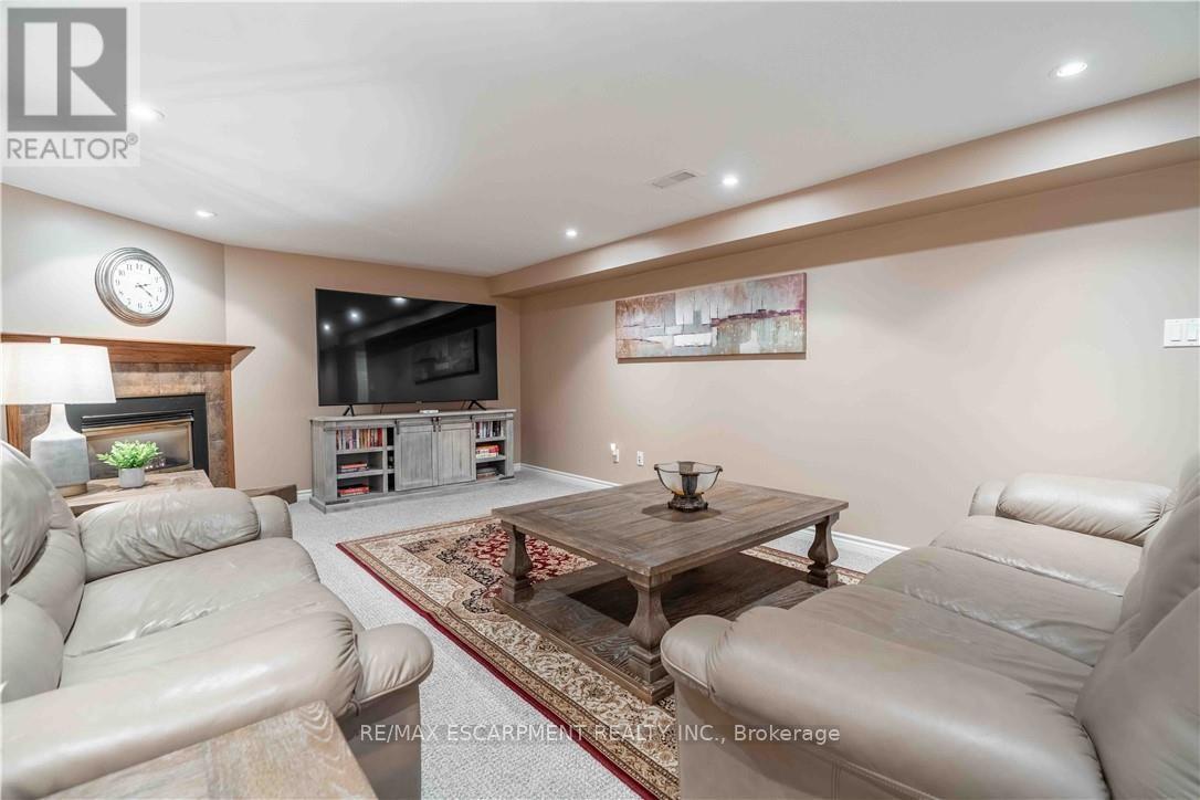 138 JUDITH CRESCENT - 24