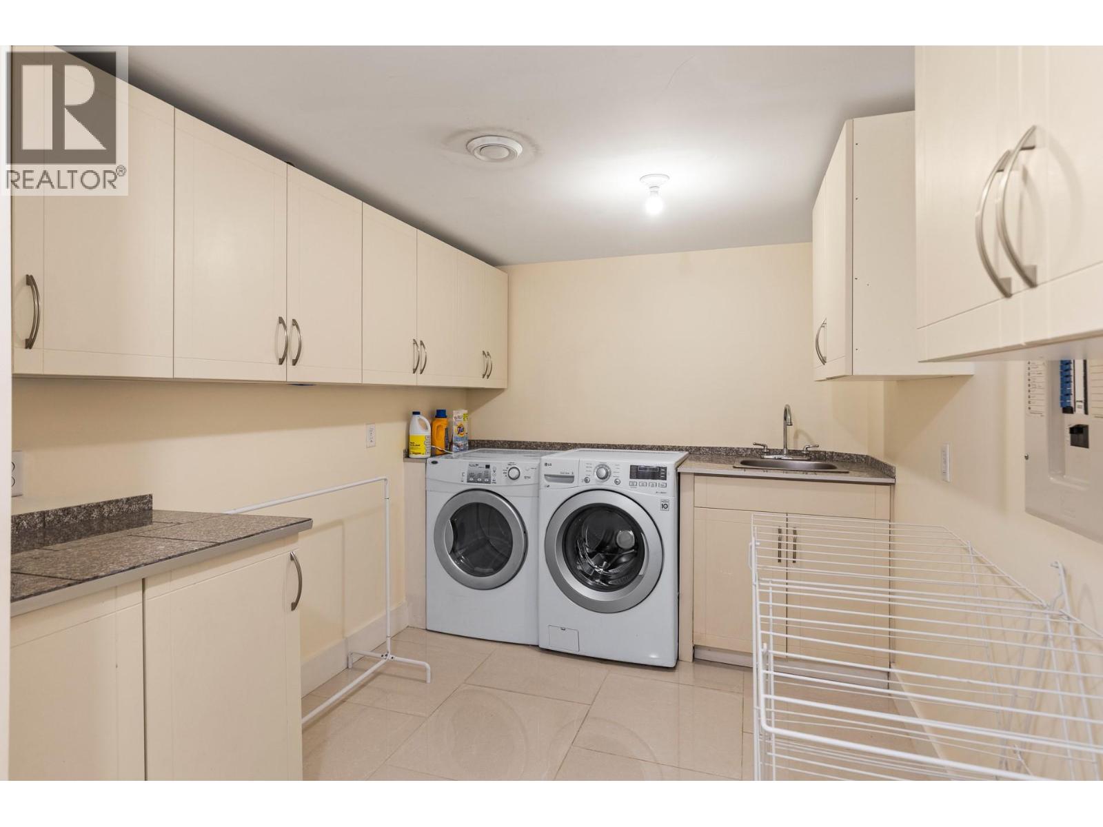 546 Gowen Place - 35