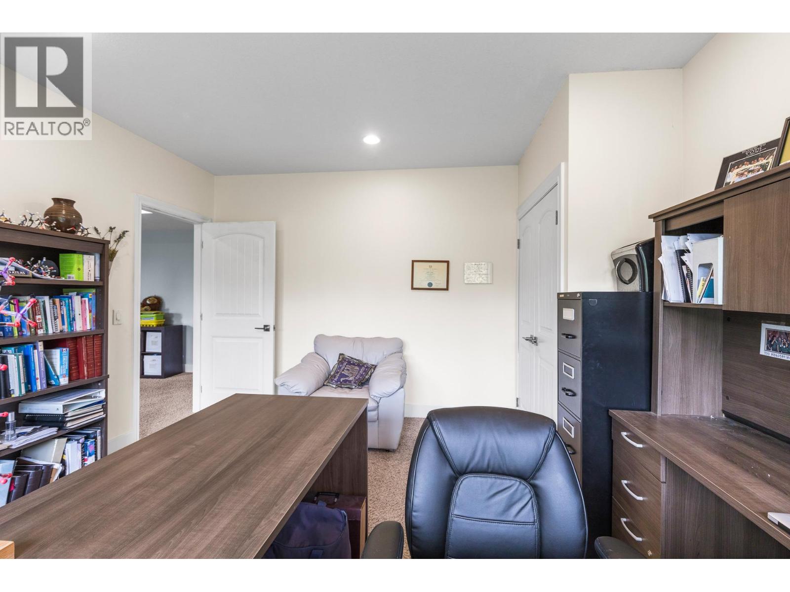 546 Gowen Place - 39